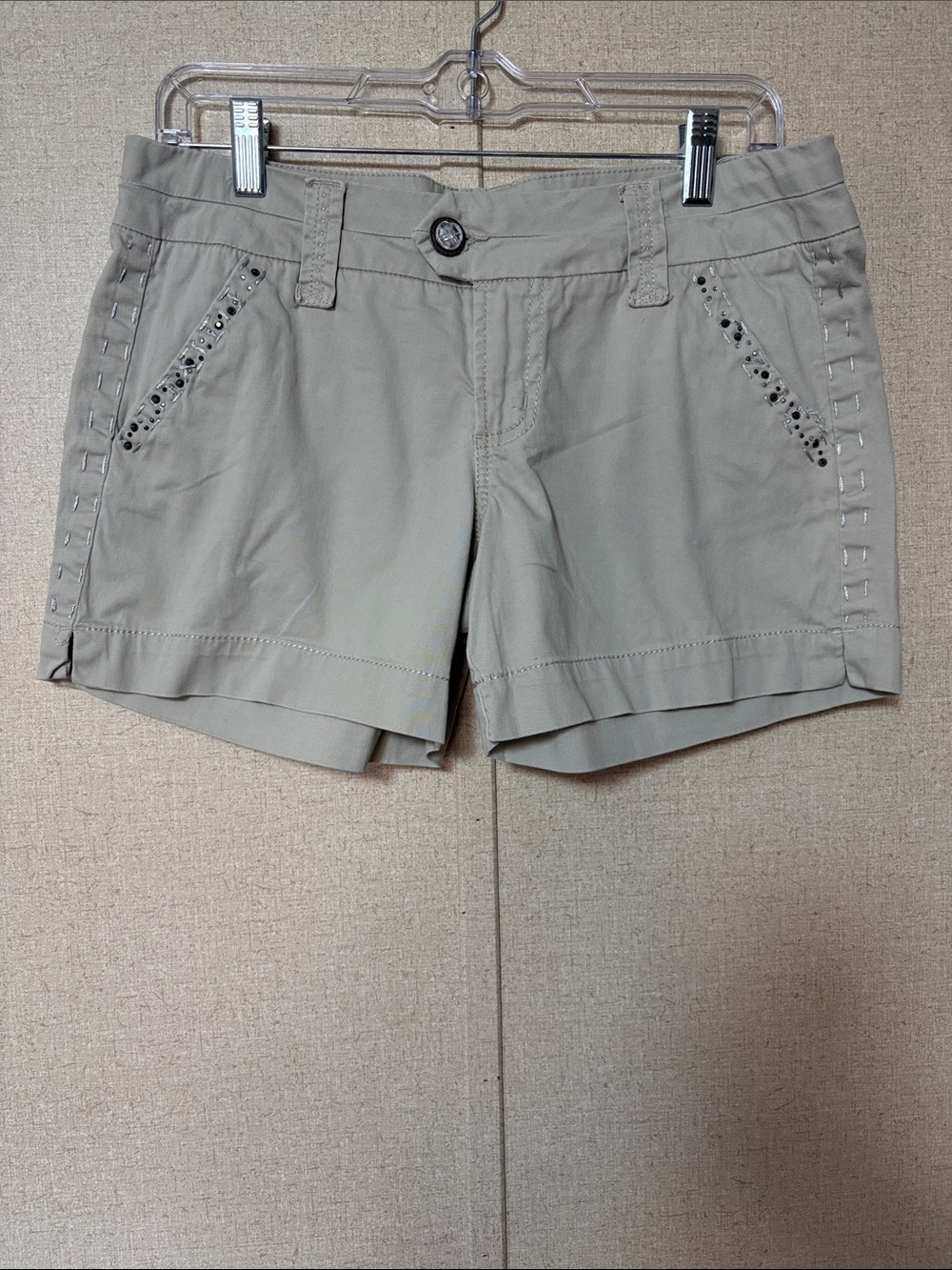 BKE Casuals Mollie Embellished Khaki Shorts Sz 29 Y2K Studded Boho Western Chic